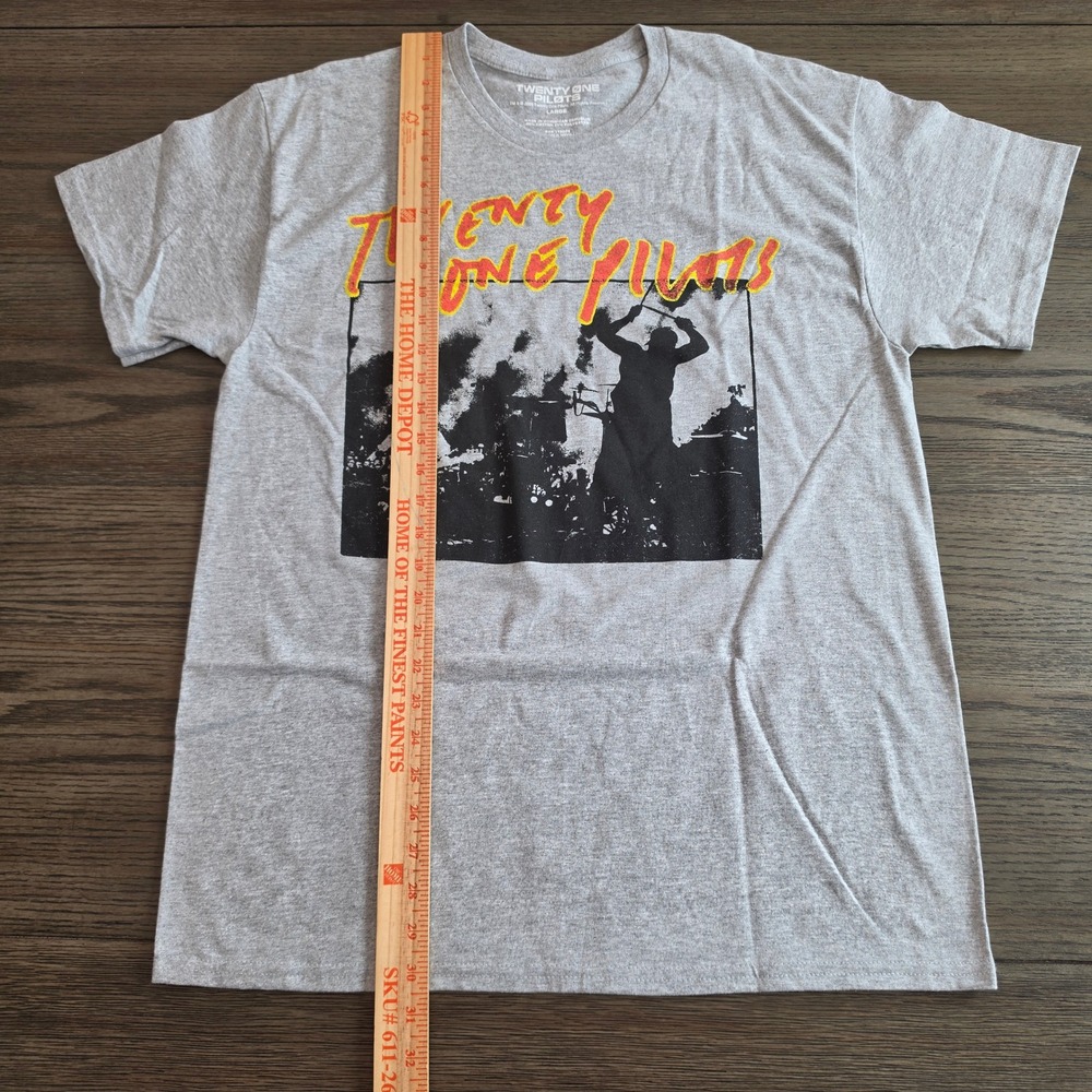Twenty One Pilots Band T-Shirt Heather Gray Graphic Tee Large NWOT